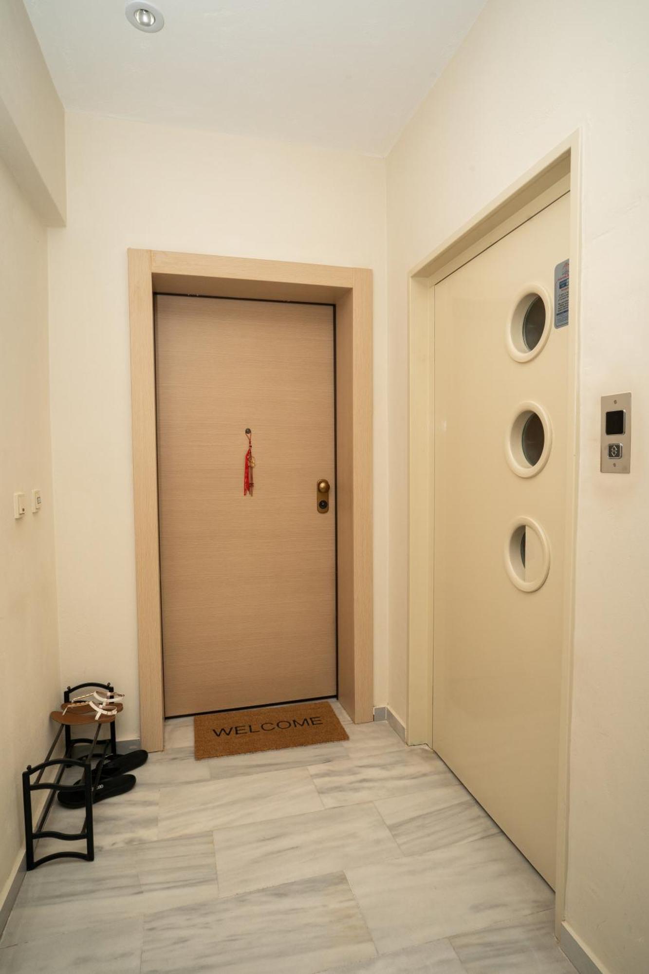 Maria'S Airport Apartment Koropion Exterior photo